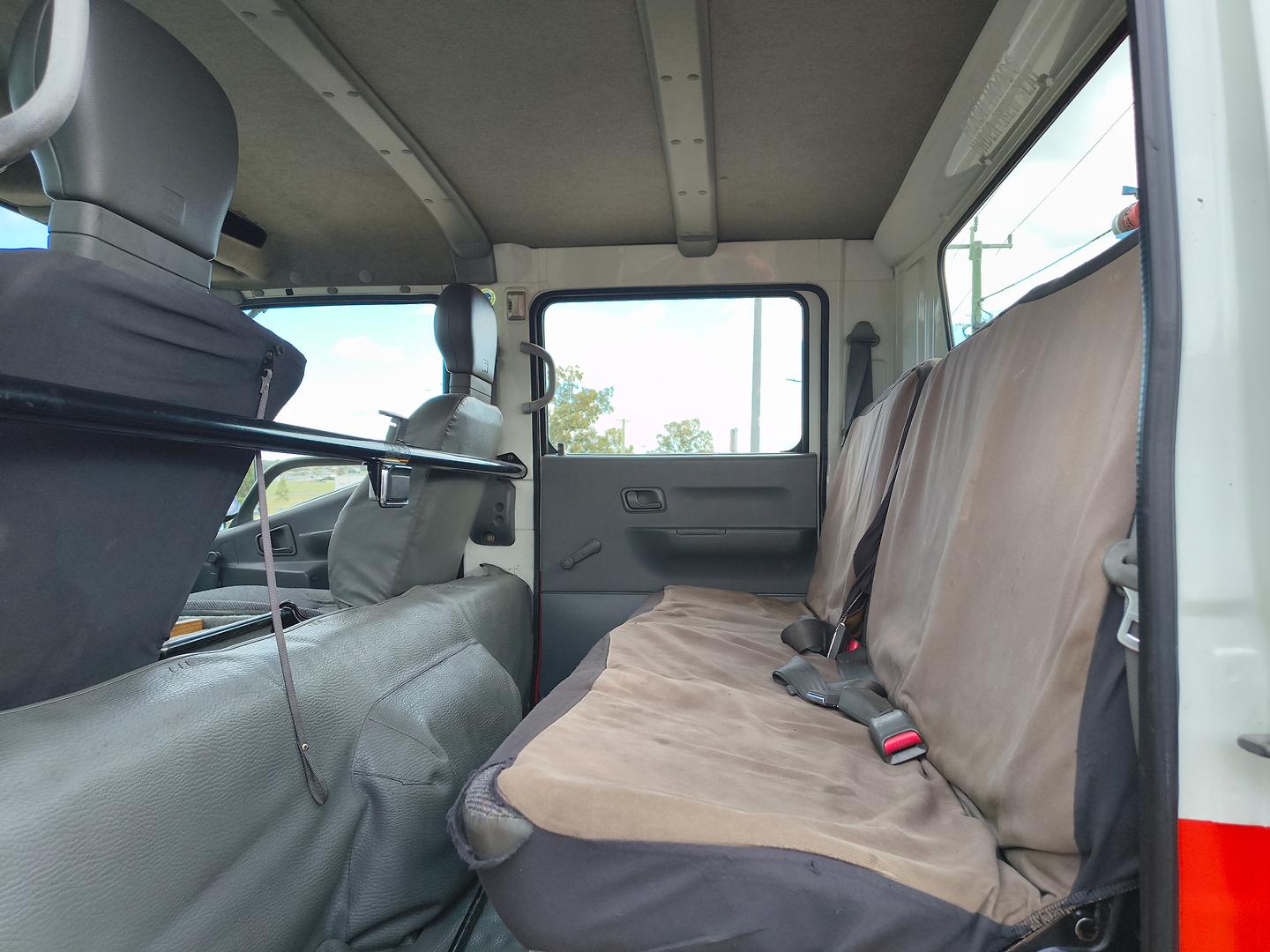 2001 MITSUBISHI CANTER EW MWB FE647 5 SP MANUAL CREW C/CHAS