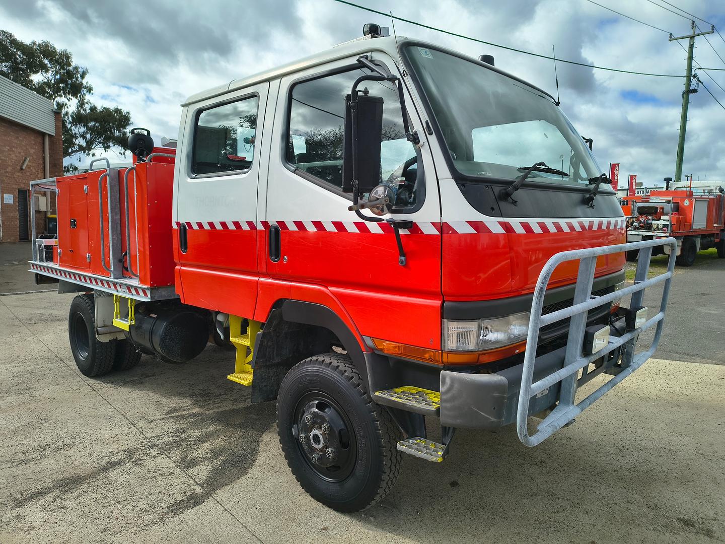2001 MITSUBISHI CANTER EW MWB FE647 5 SP MANUAL CREW C/CHAS