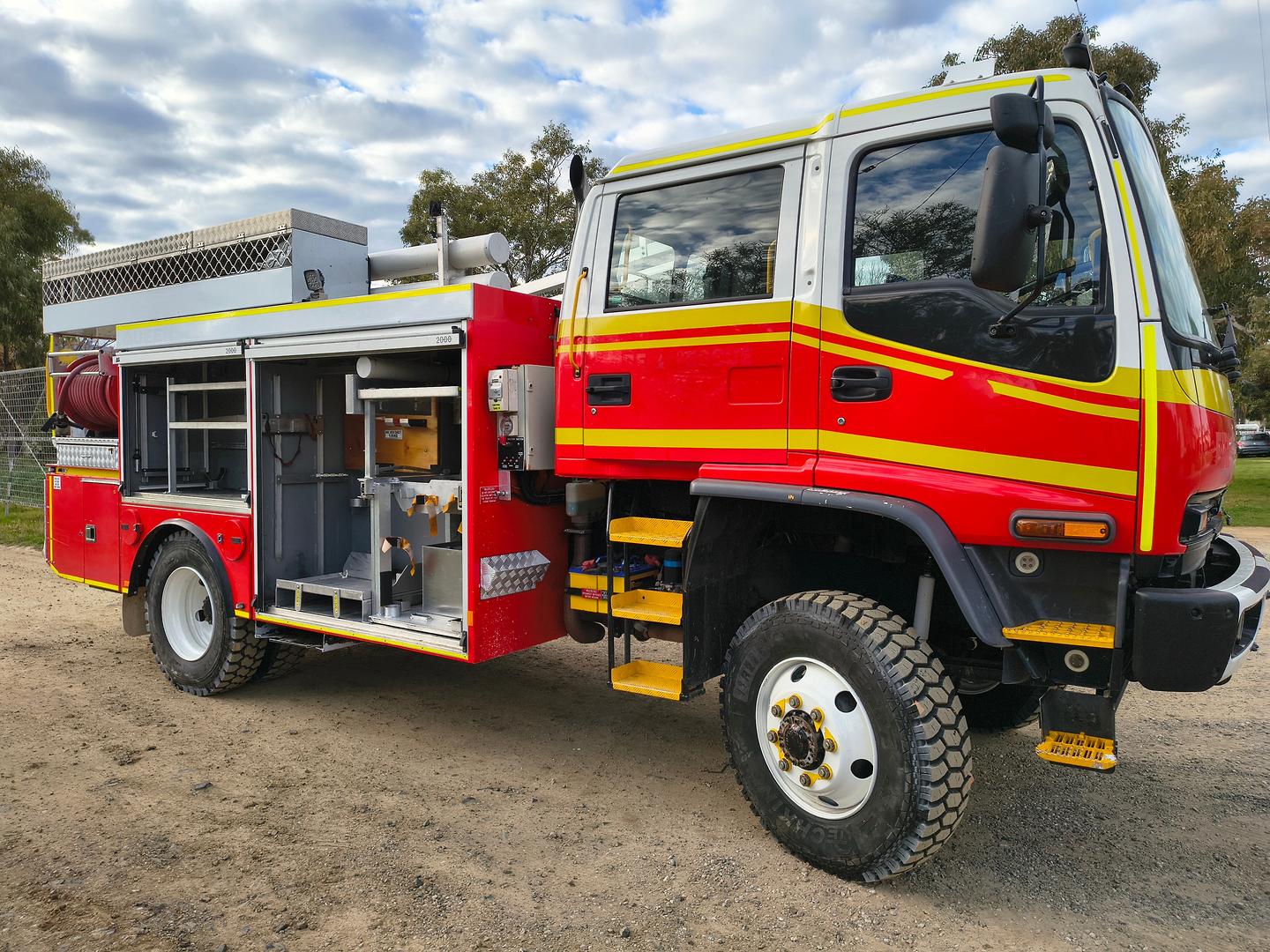 2006 ISUZU FTS 750 (4x4) 6 SP MANUAL CREW C/CHAS