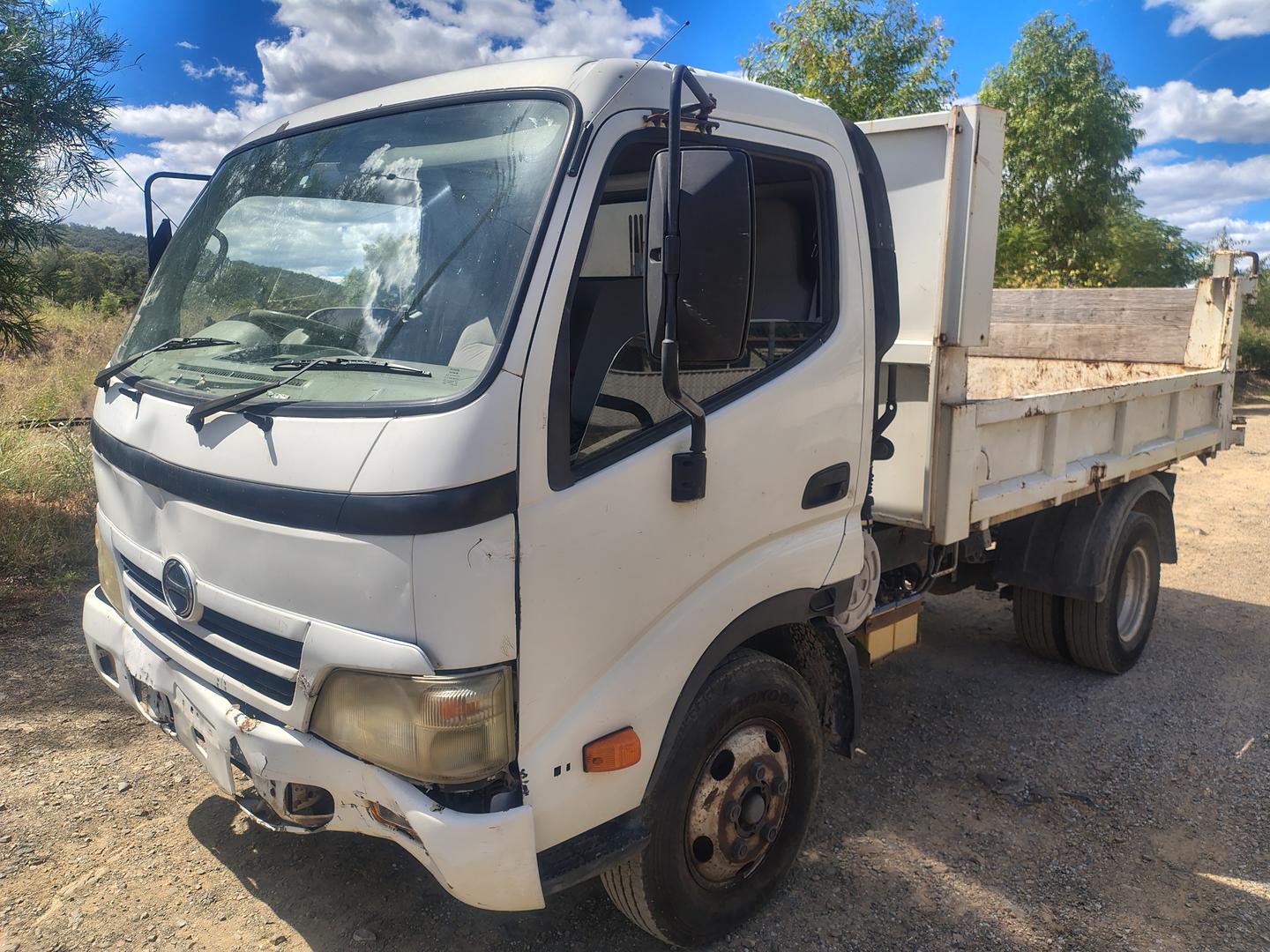 2008 HINO 300 XZU307R 414 5 SP MANUAL C/CHAS