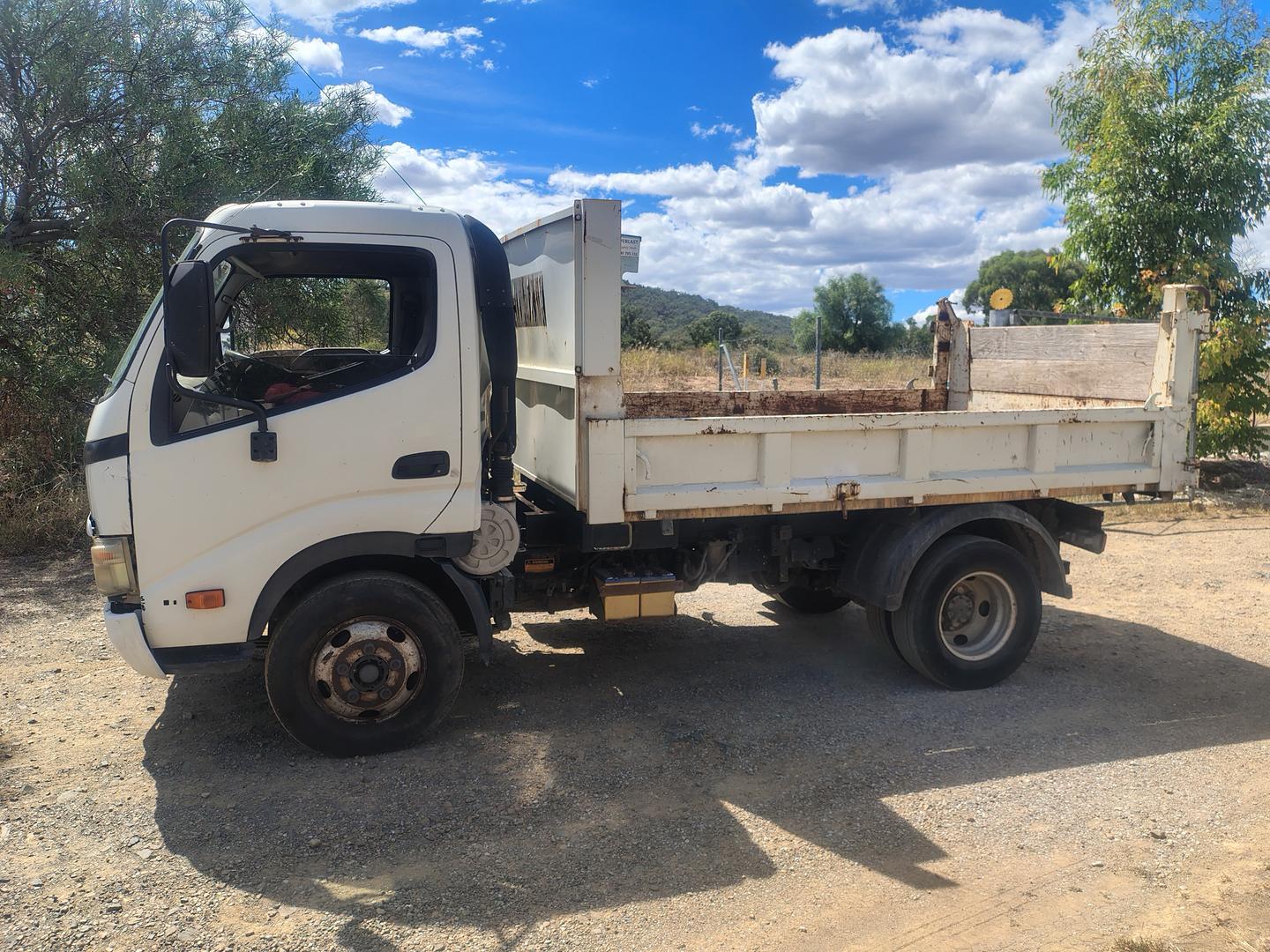 2008 HINO 300 XZU307R 414 5 SP MANUAL C/CHAS