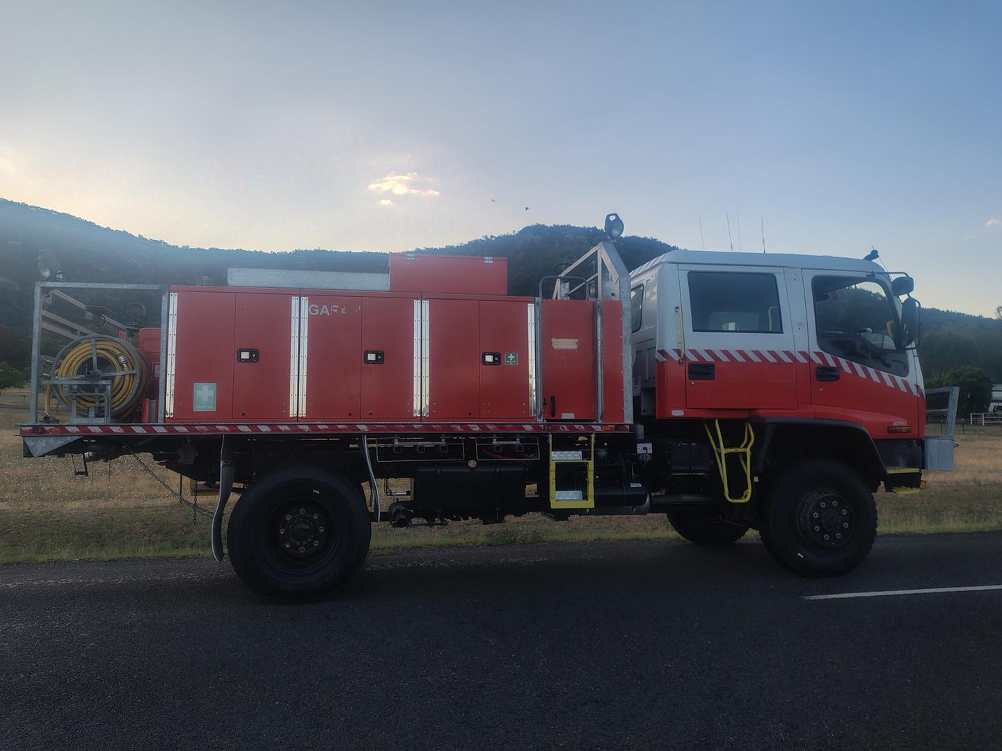 2001 ISUZU FTS FY 750 (4x4) 7 SP MANUAL + O/DRIVE CREW C/CHAS