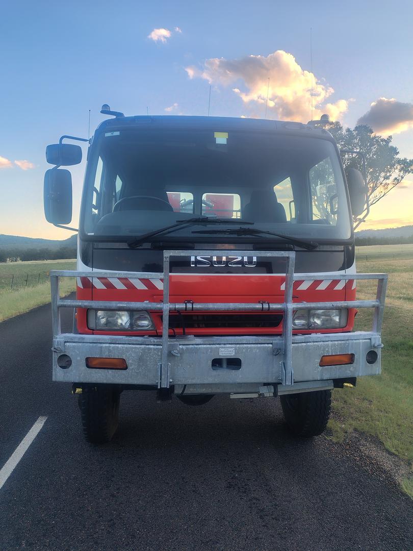 2001 ISUZU FTS FY 750 (4x4) 7 SP MANUAL + O/DRIVE CREW C/CHAS