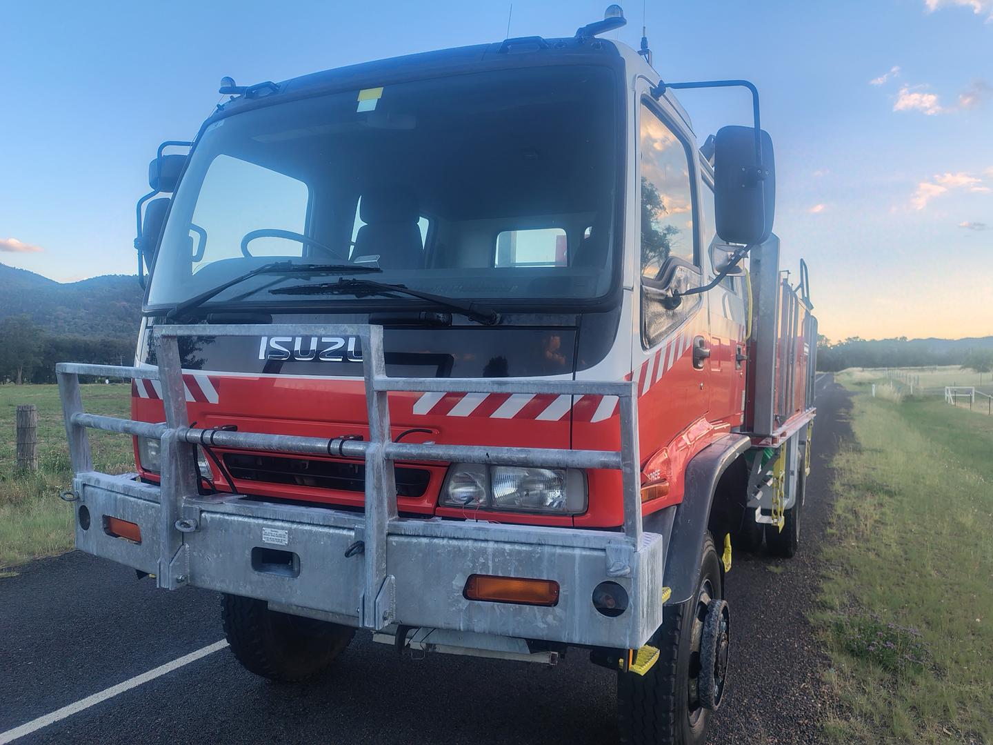 2001 ISUZU FTS FY 750 (4x4) 7 SP MANUAL + O/DRIVE CREW C/CHAS