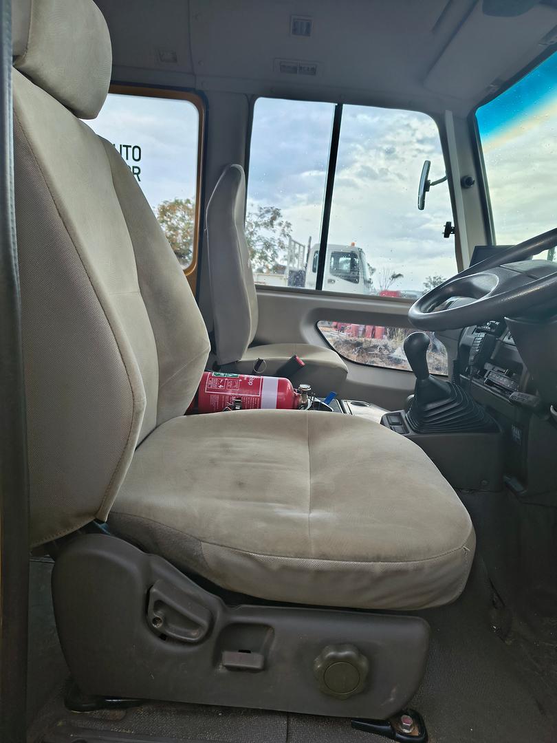 2014 MITSUBISHI FUSO ROSA BE64D DELUXE 6 SP MANUAL BUS