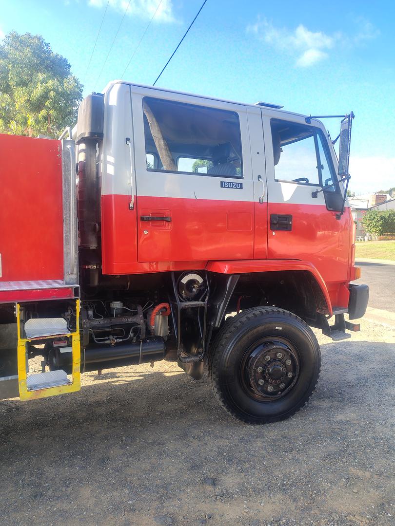 1995 ISUZU FTS 700 FIRE TRUCK