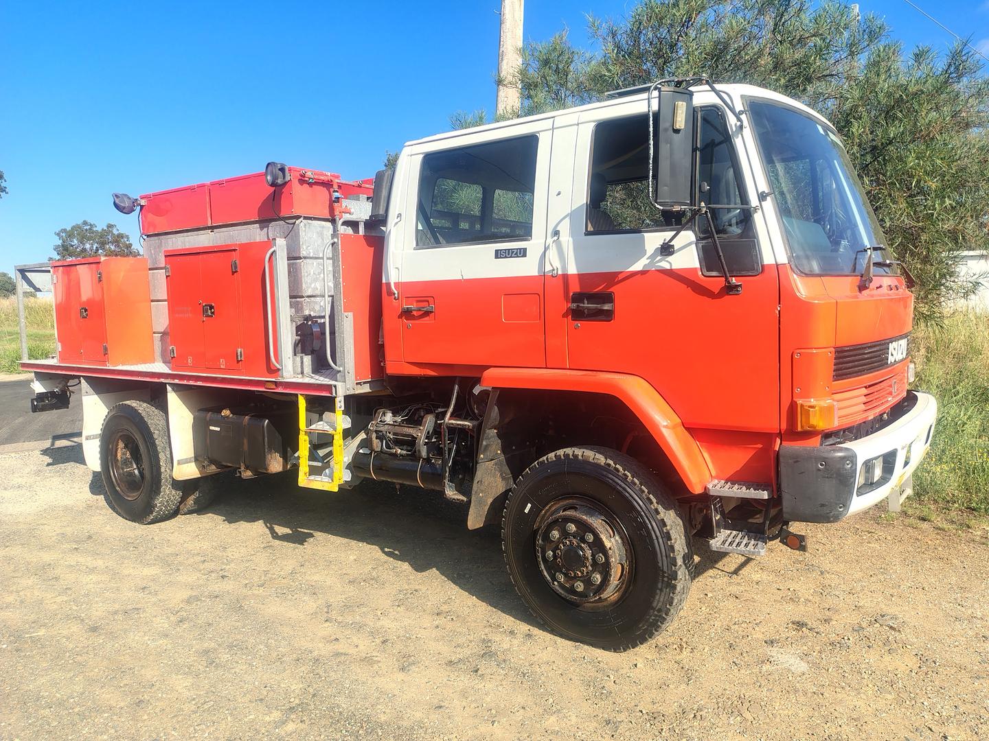 1995 ISUZU FTS 700 FIRE TRUCK