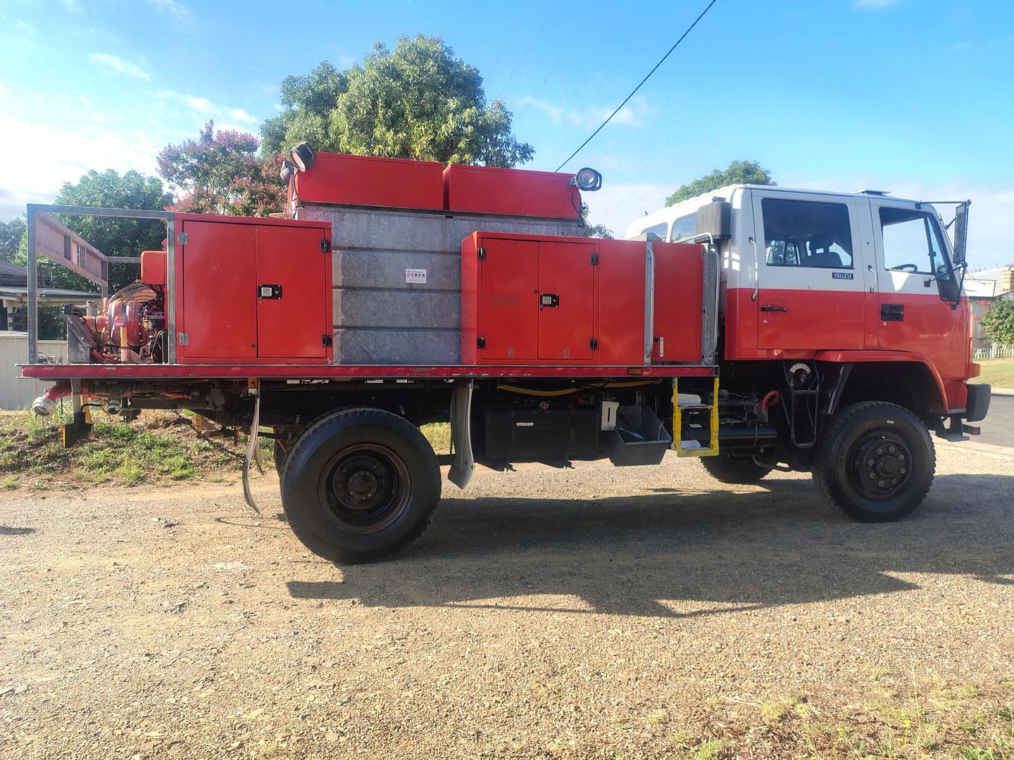 1995 ISUZU FTS 700 FIRE TRUCK