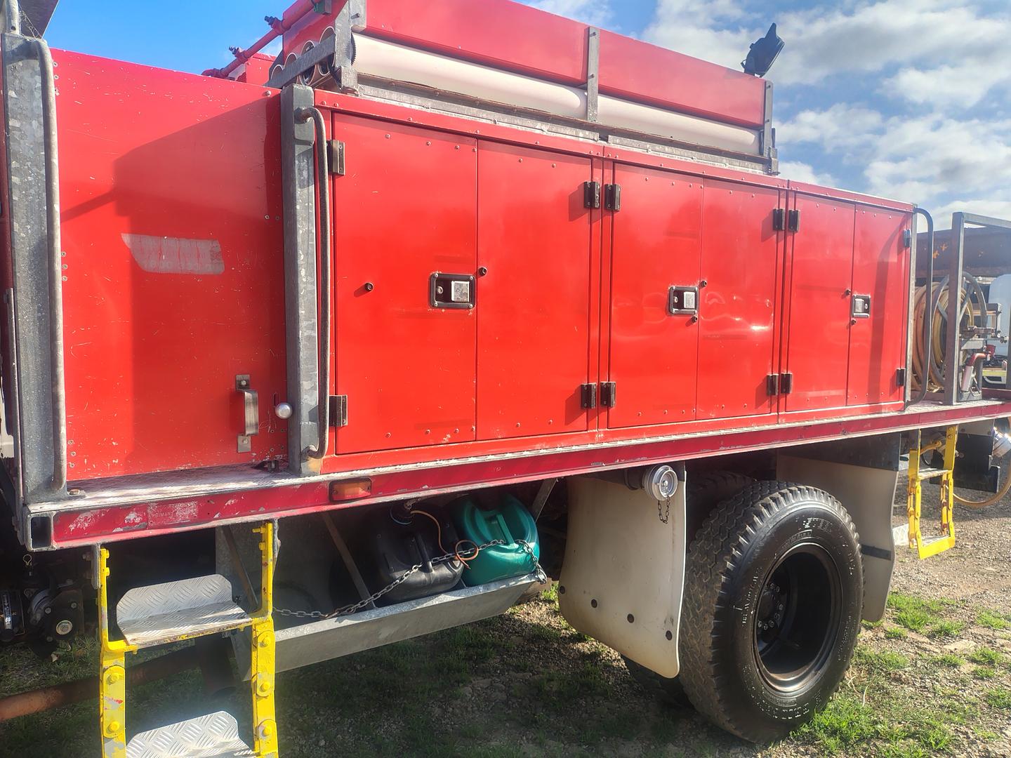 1995 ISUZU FTS 700 FIRE TRUCK