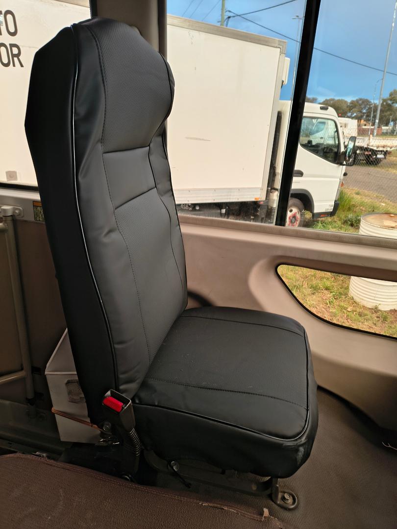 2014 MITSUBISHI FUSO ROSA BE64D DELUXE 6 SP MANUAL BUS