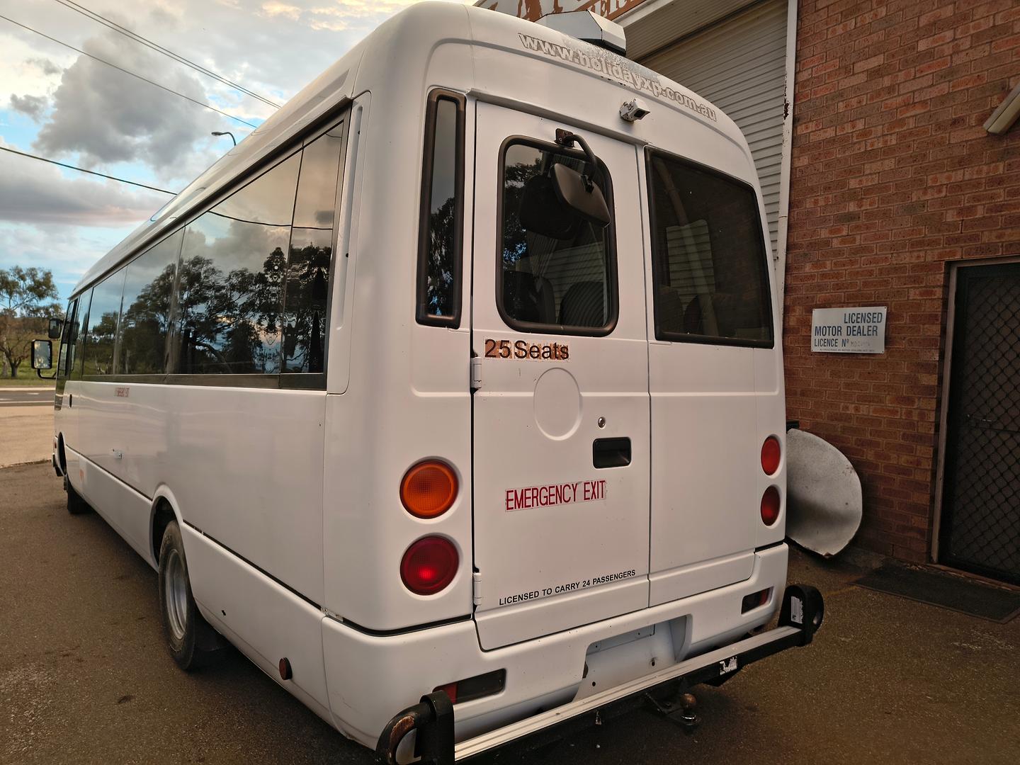 2014 MITSUBISHI FUSO ROSA BE64D DELUXE 6 SP MANUAL BUS