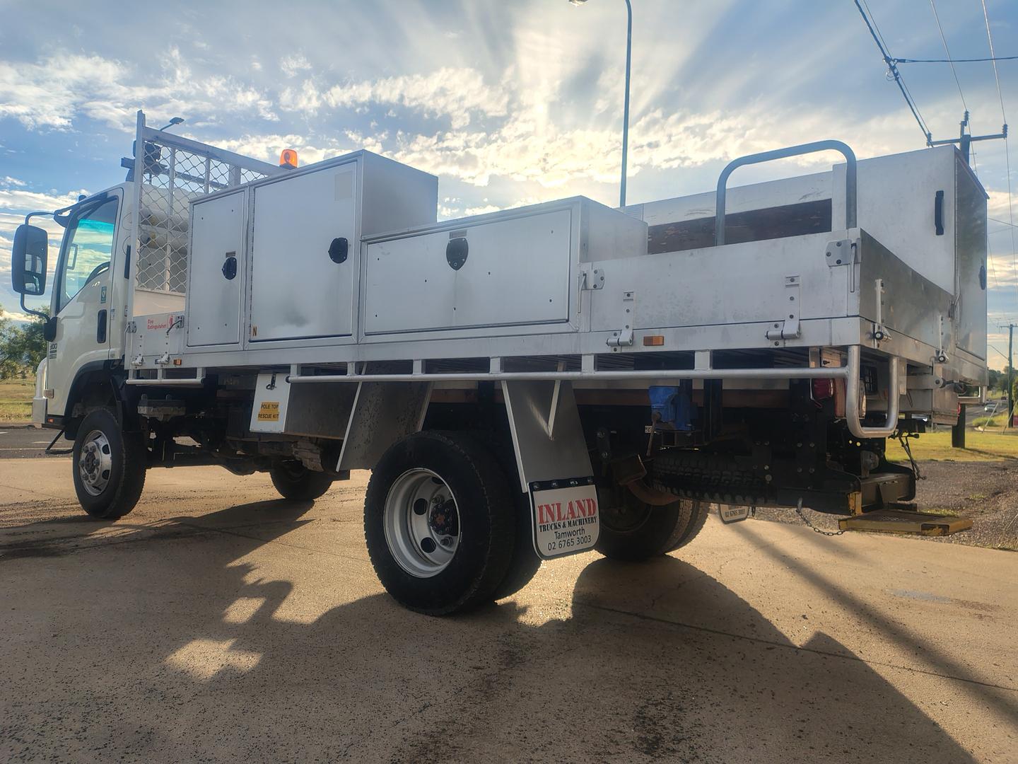 2009 ISUZU NPS NH 300 (4x4) 6 SP MANUAL C/CHAS