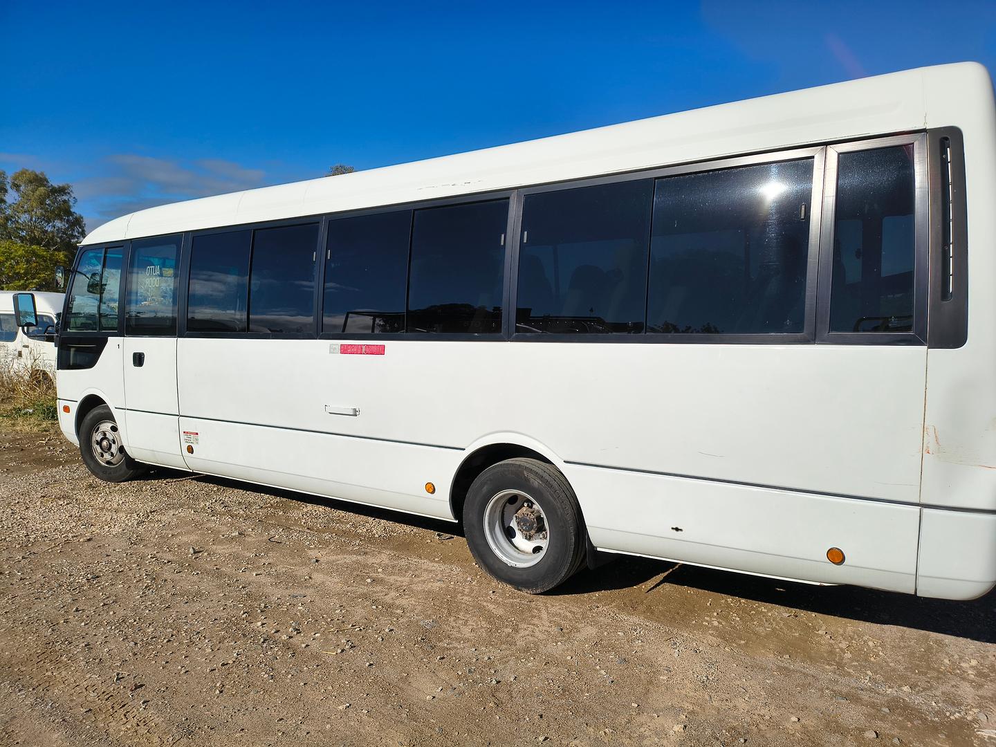 2004 MITSUBISHI ROSA BE 649 BASE 6 SP MANUAL BUS