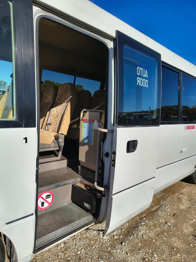 2004 MITSUBISHI ROSA BE 649 BASE 6 SP MANUAL BUS