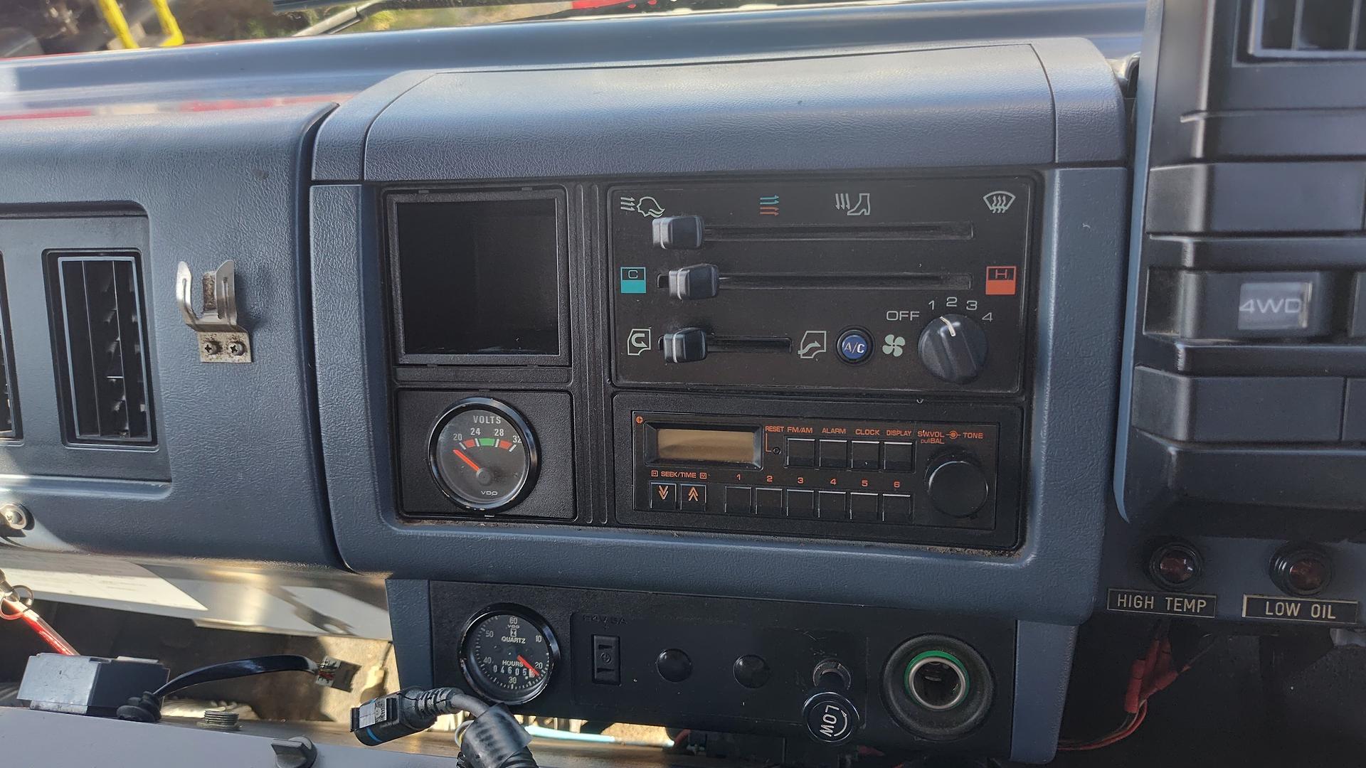 1994 ISUZU FTS 700 (4x4) 6 SP MANUAL C/CHAS