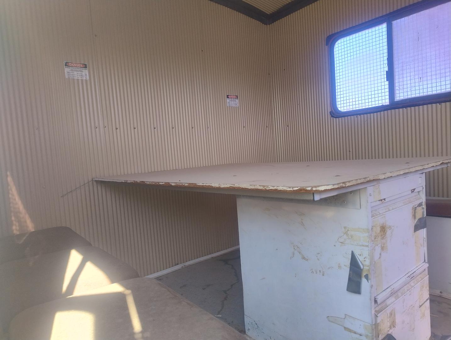 1990 JAKAB SITE WORK VAN VAN
