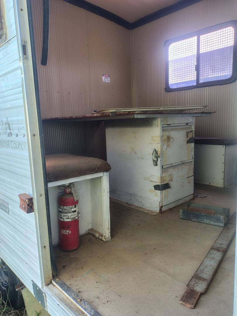 1990 JAKAB SITE WORK VAN VAN