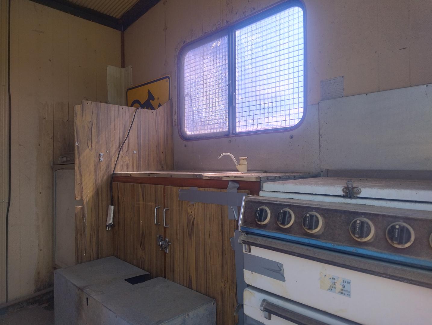 1990 JAKAB SITE WORK VAN VAN