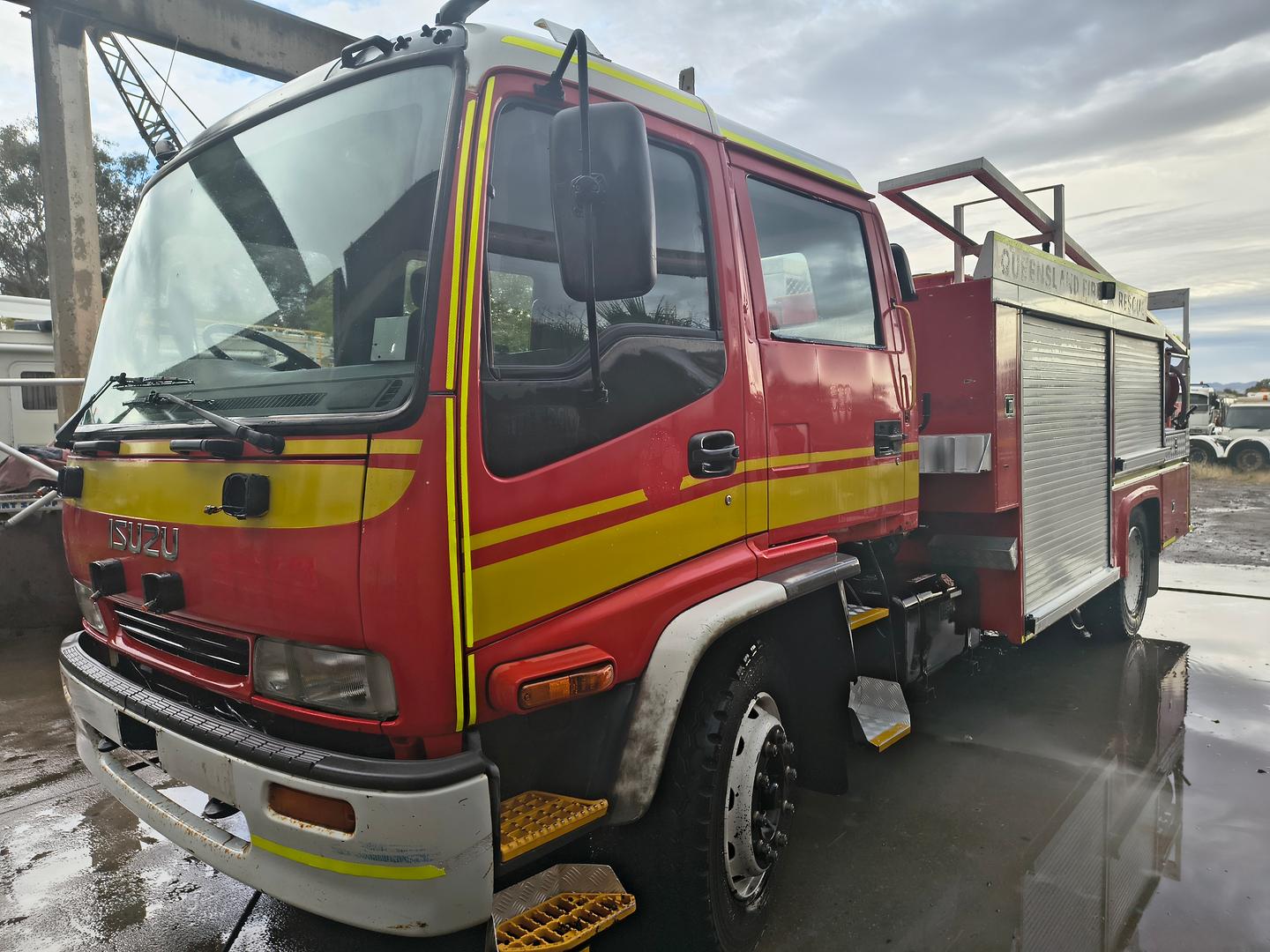 2000 ISUZU FTR 800 6 SP MANUAL CREW C/CHAS