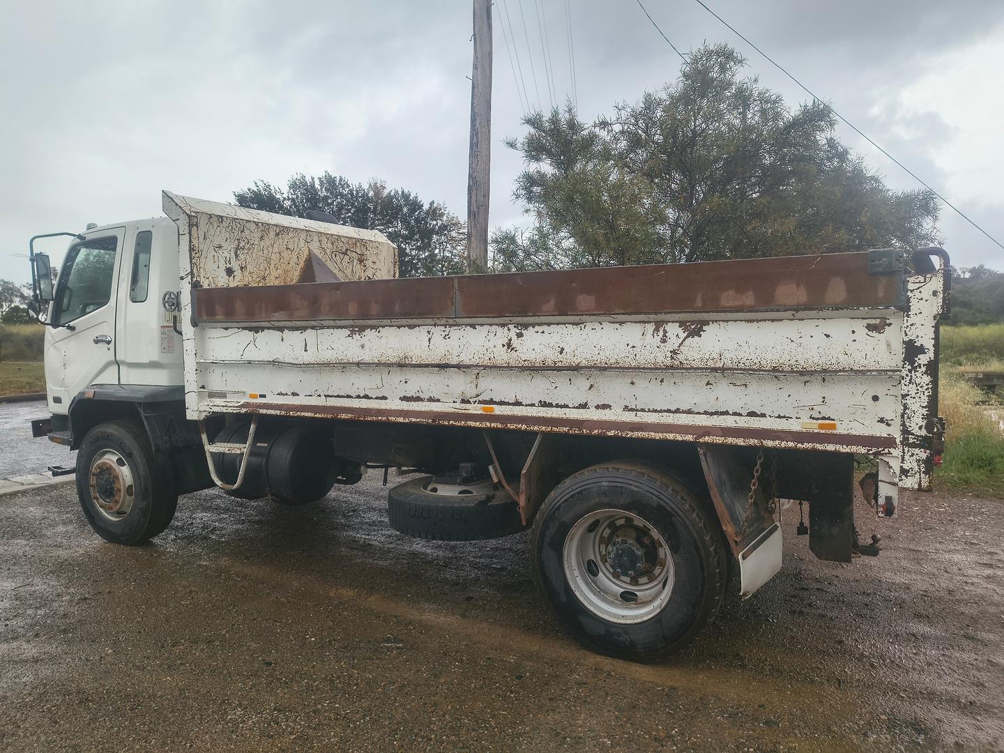 1999 MITSUBISHI FIGHTER FK FK600 5 SP MANUAL TIPPER