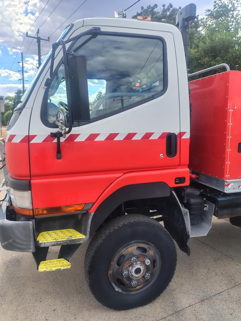 2000 MITSUBISHI CANTER 500 MANUAL TIPPER