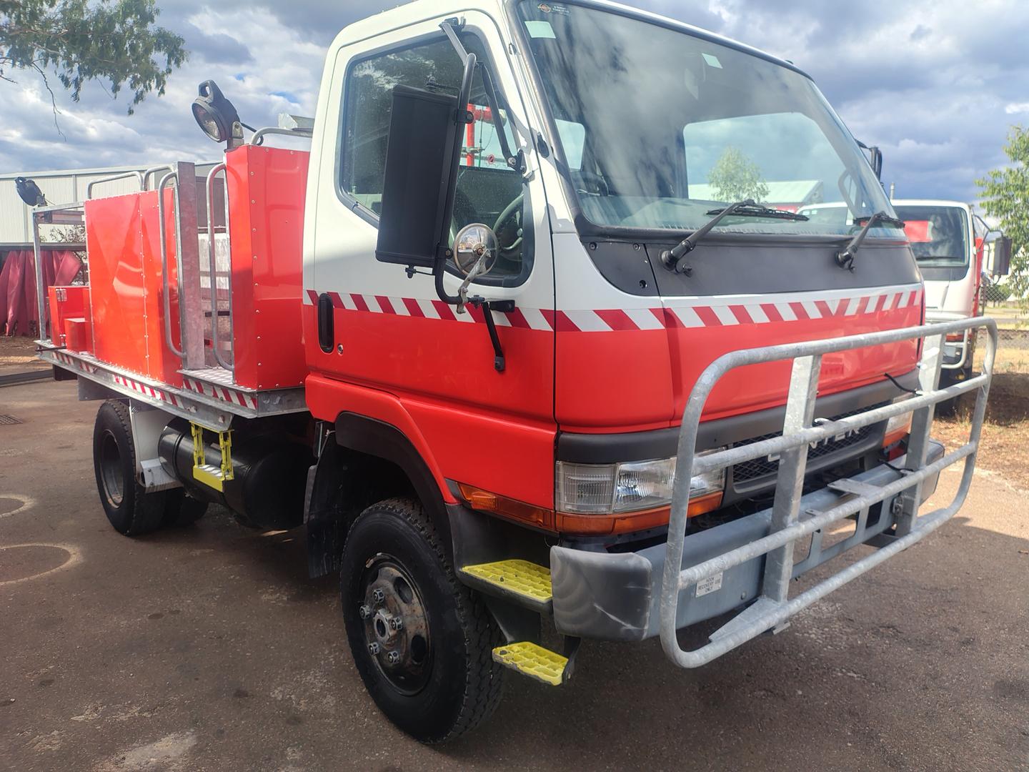 2000 MITSUBISHI CANTER 500 MANUAL TIPPER
