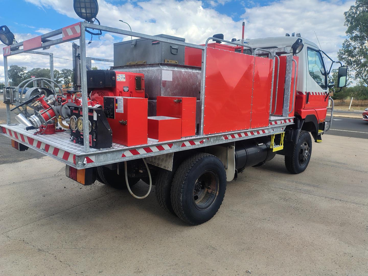 2000 MITSUBISHI CANTER 500 MANUAL TIPPER