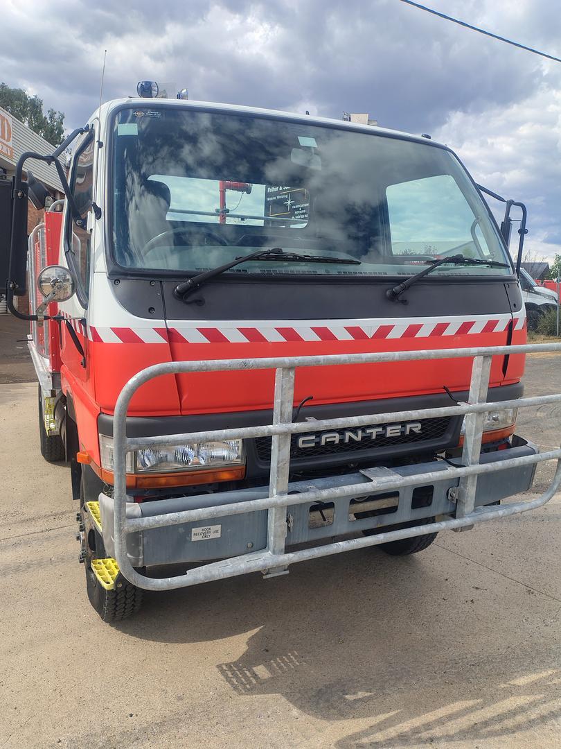 2000 MITSUBISHI CANTER 500 MANUAL TIPPER
