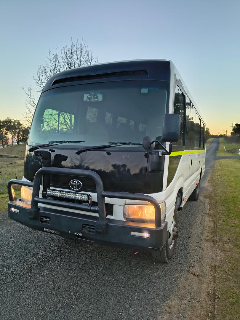 2017 TOYOTA COASTER XZB50R MY15 DELUXE (LWB) 4 SP AUTOMATIC BUS