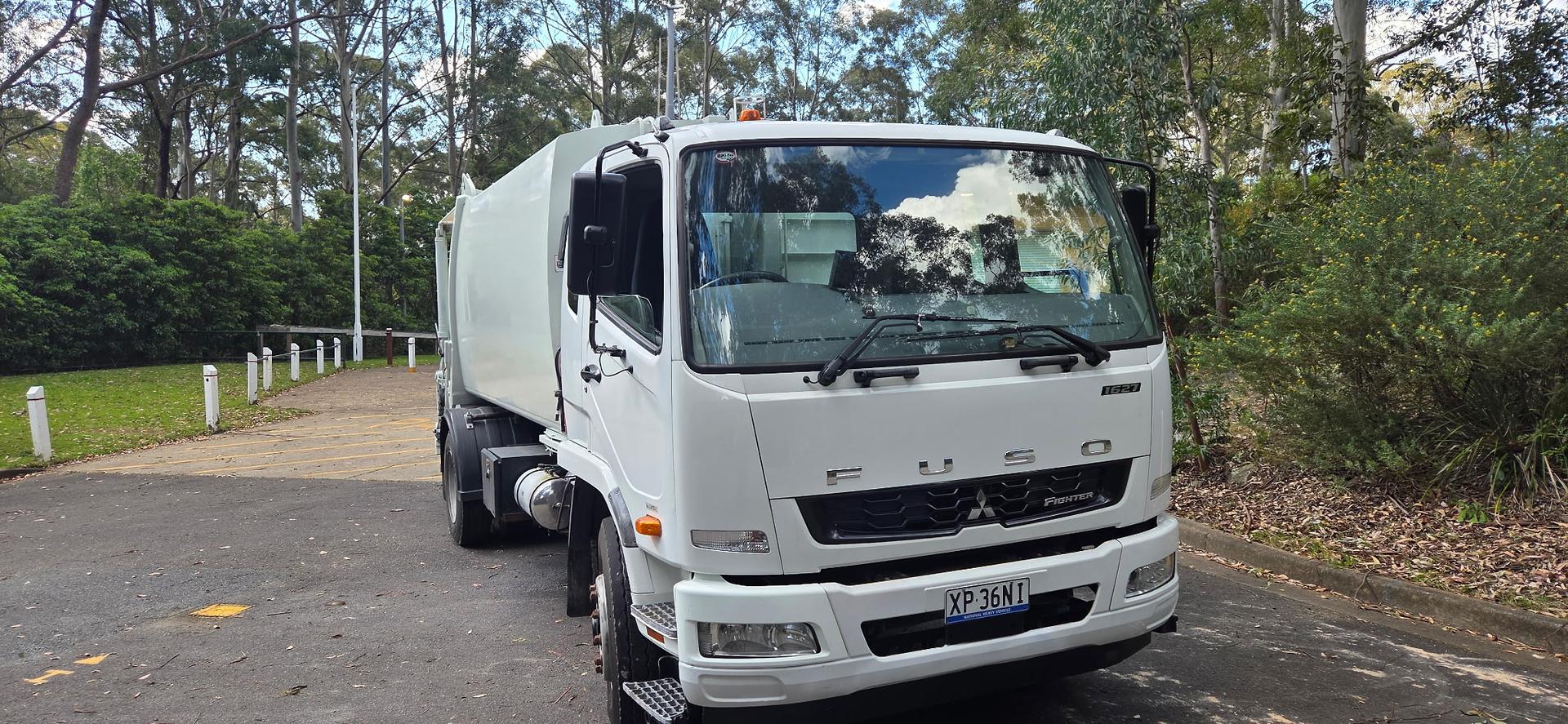 2011 MITSUBISHI FUSO FIGHTER FM FM67F 1627 AUTOMATIC GARBAGE TRUCK