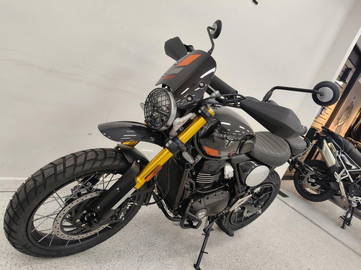 2025 TRIUMPH SCRAMBLER 400 XC ROAD