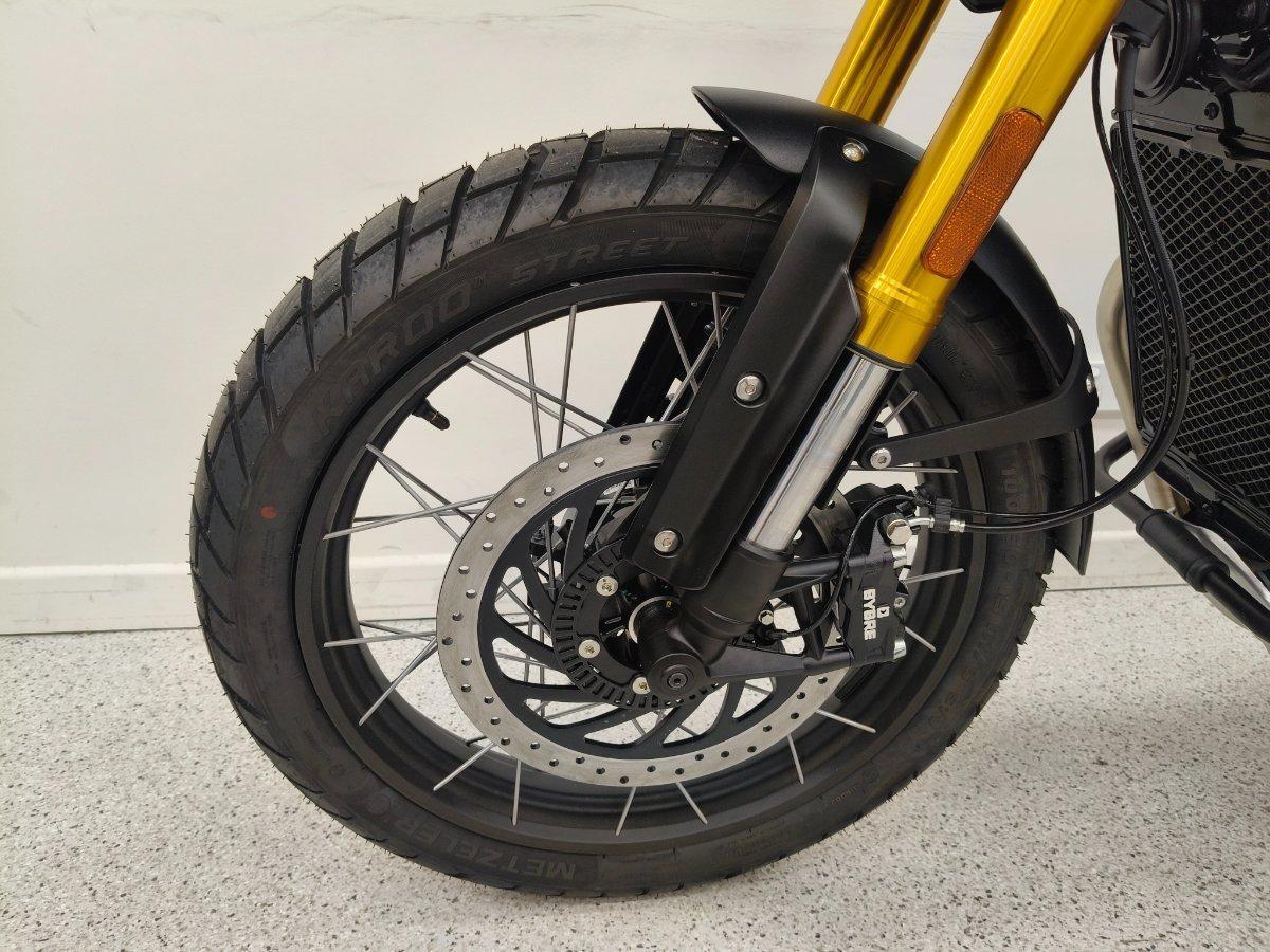 2025 TRIUMPH SCRAMBLER 400 XC ROAD