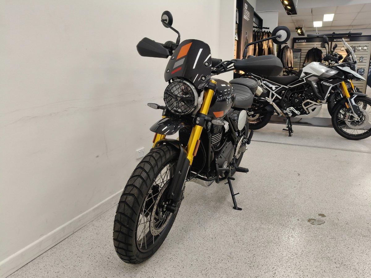 2025 TRIUMPH SCRAMBLER 400 XC ROAD