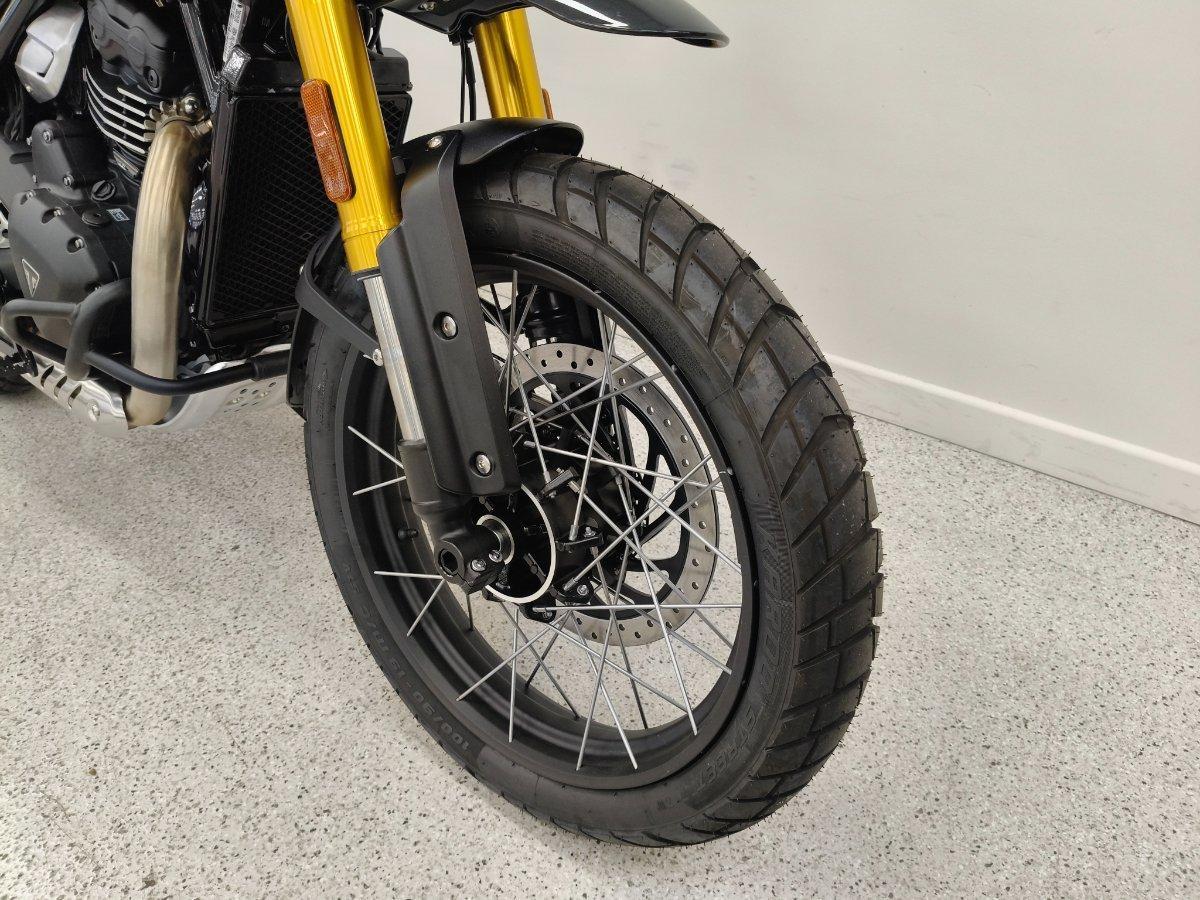 2025 TRIUMPH SCRAMBLER 400 XC ROAD