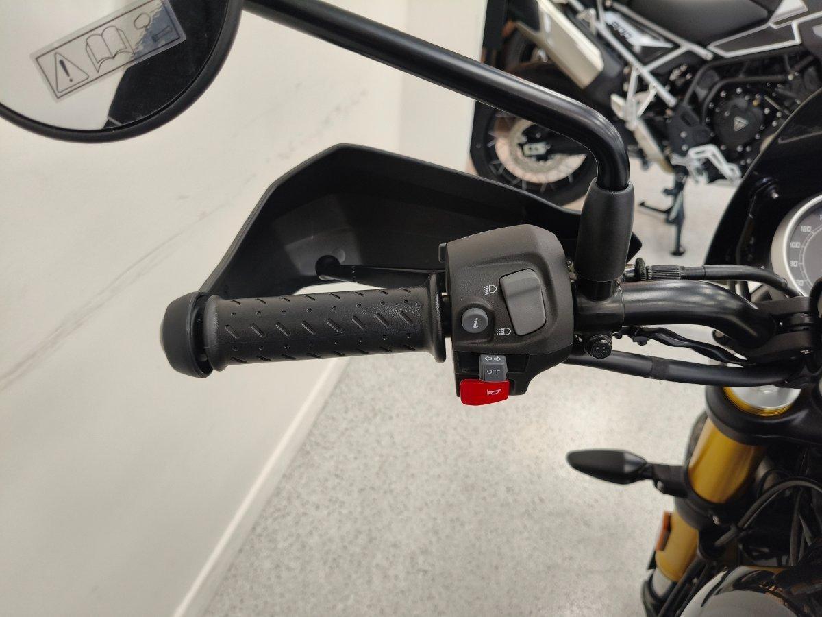 2025 TRIUMPH SCRAMBLER 400 XC ROAD