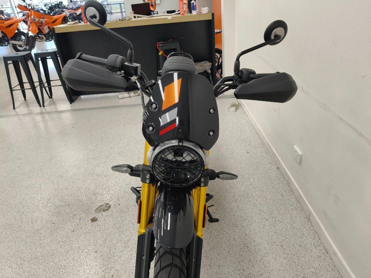 2025 TRIUMPH SCRAMBLER 400 XC ROAD