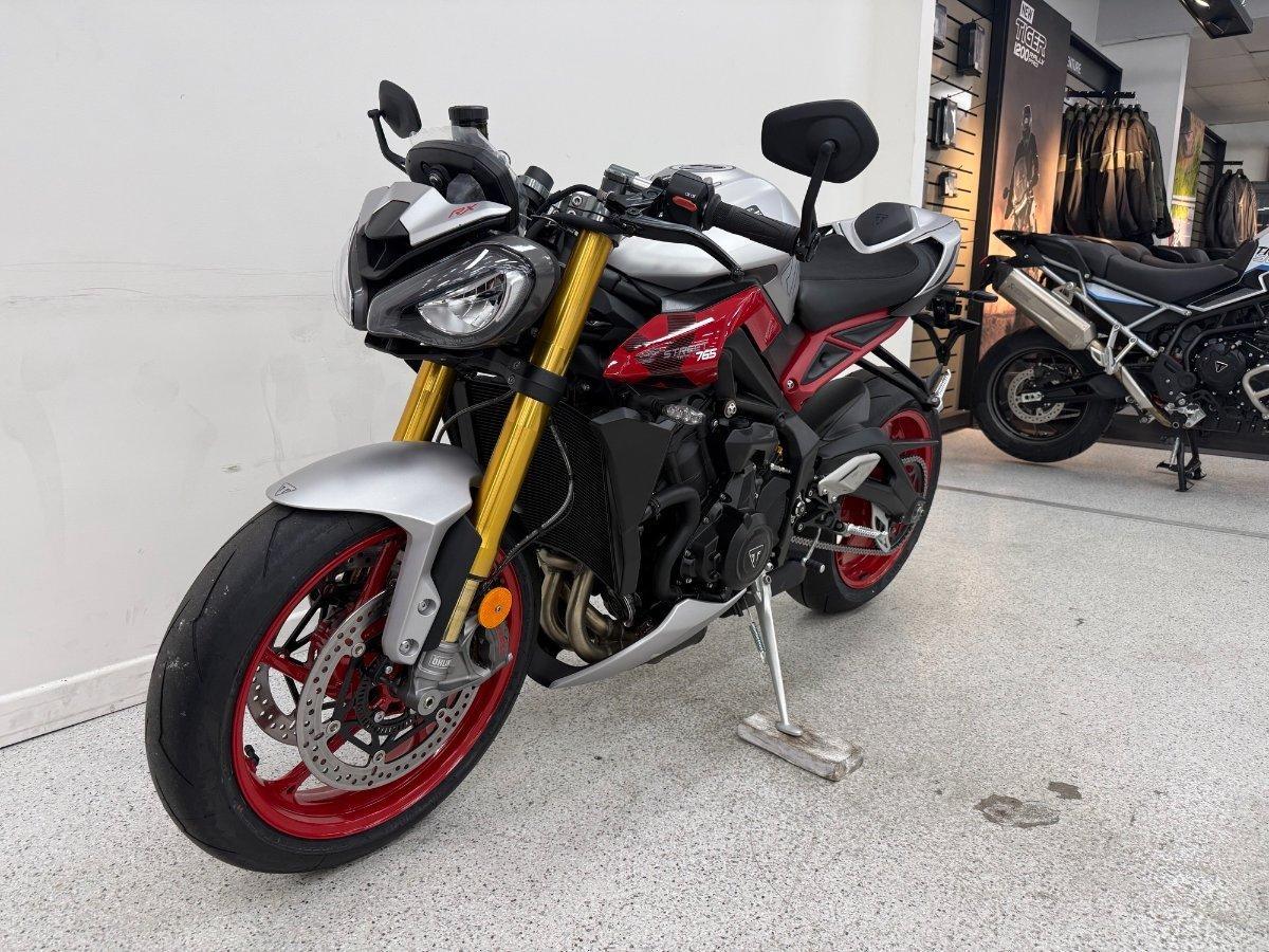 2025 TRIUMPH STREET TRIPLE RX SPORTS
