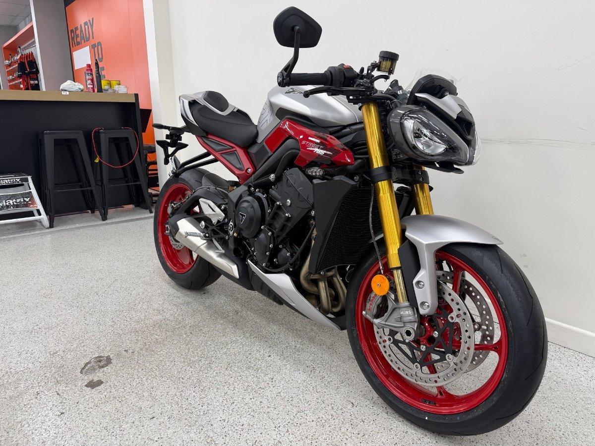 2025 TRIUMPH STREET TRIPLE RX SPORTS