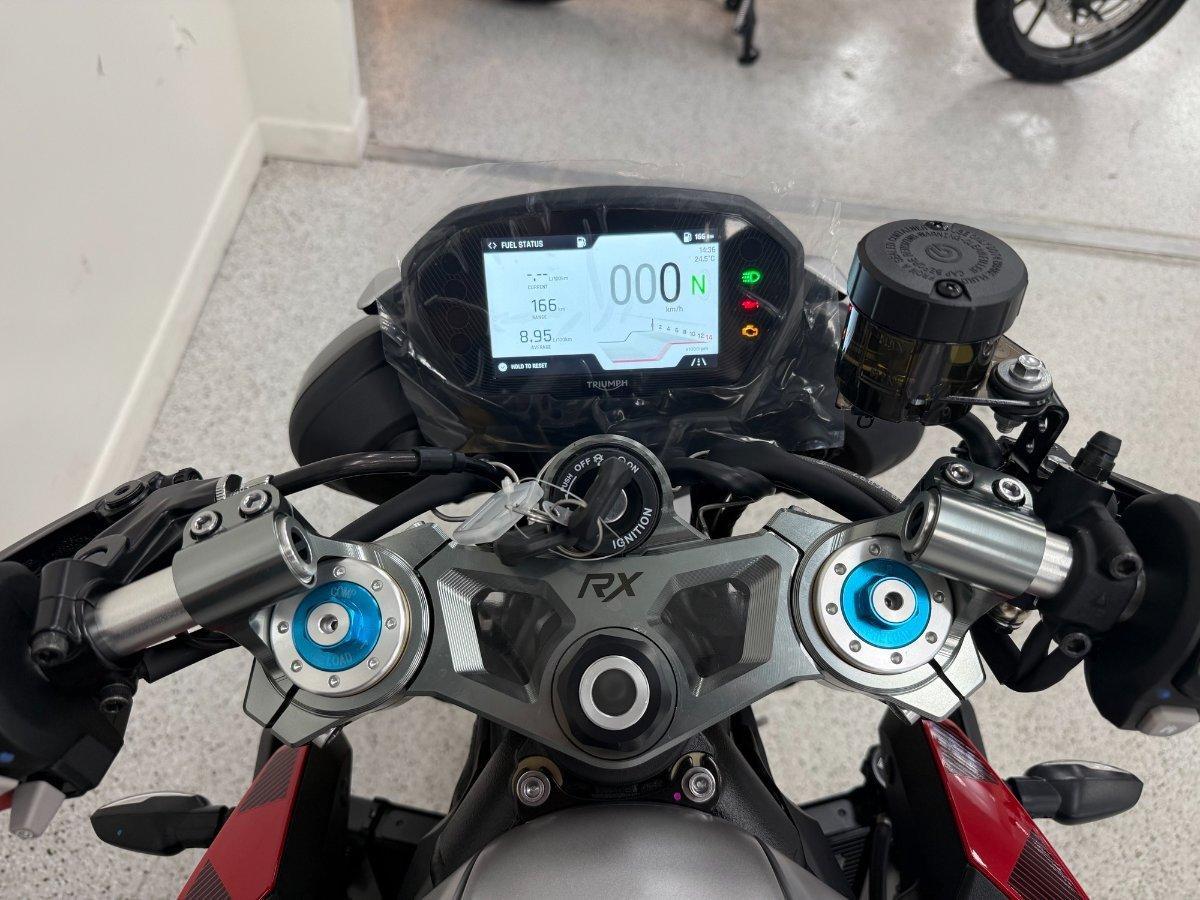2025 TRIUMPH STREET TRIPLE RX SPORTS