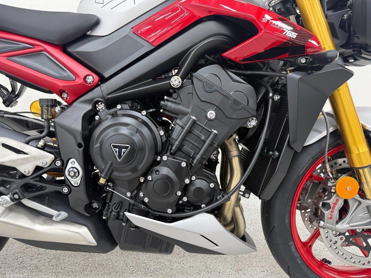 2025 TRIUMPH STREET TRIPLE RX SPORTS