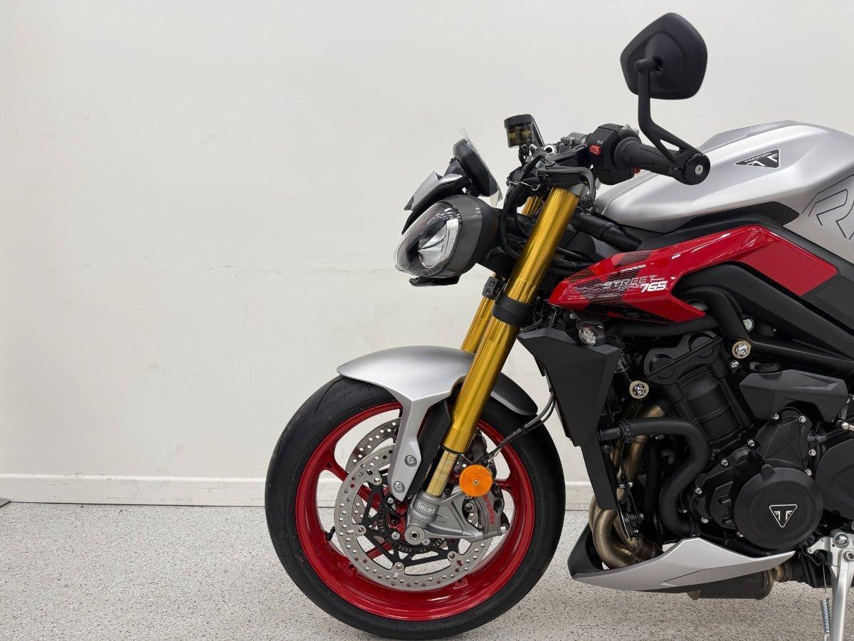 2025 TRIUMPH STREET TRIPLE RX SPORTS