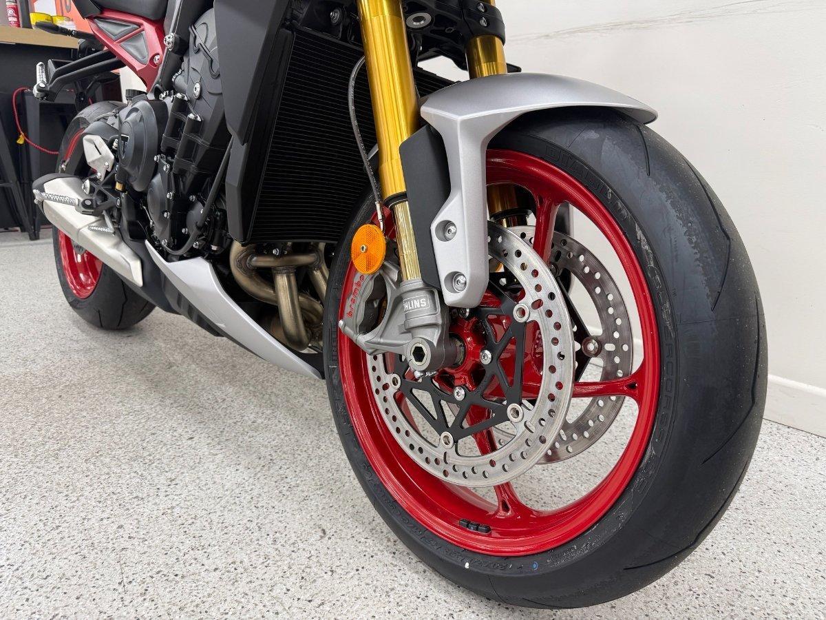 2025 TRIUMPH STREET TRIPLE RX SPORTS