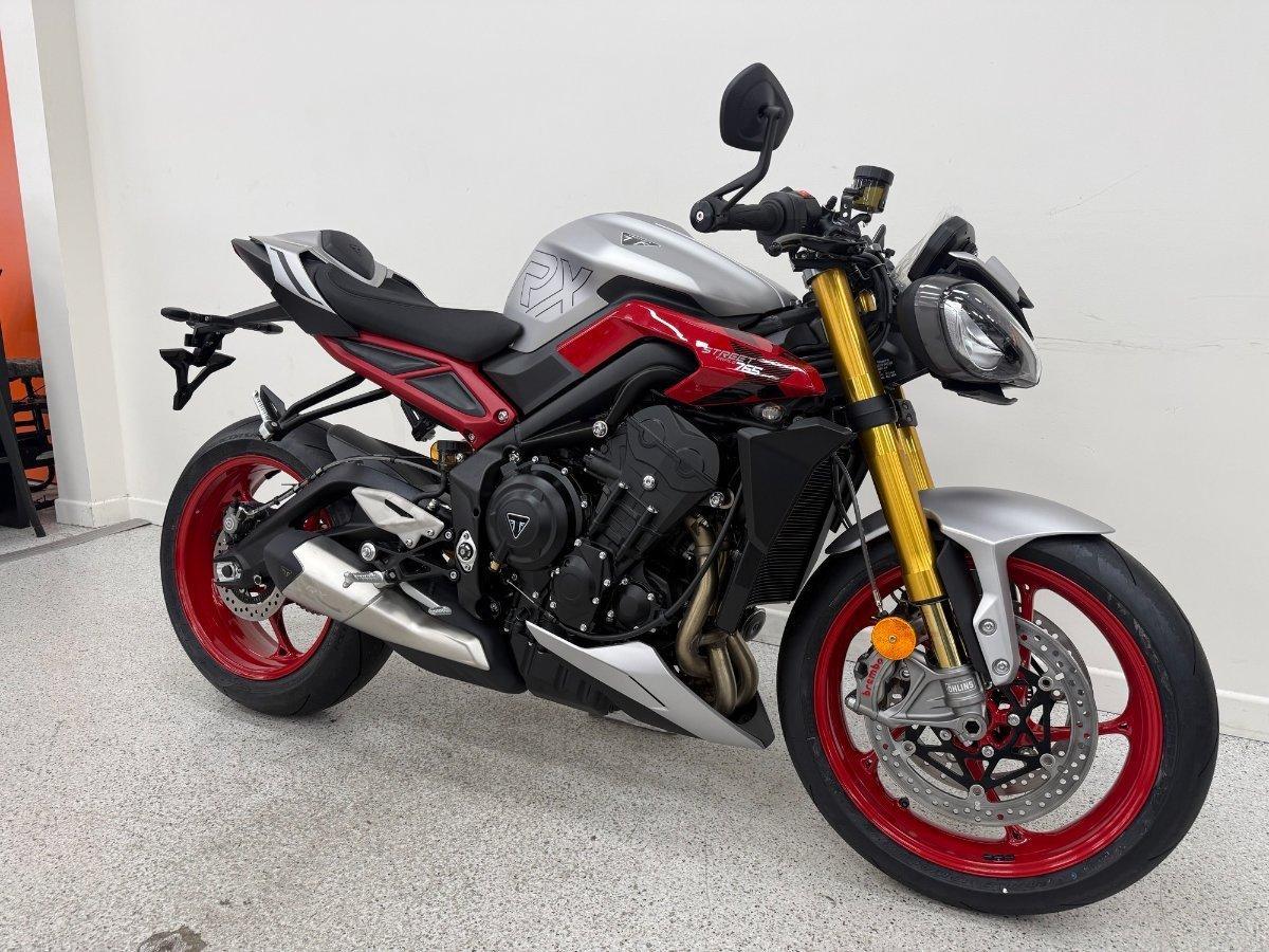 2025 TRIUMPH STREET TRIPLE RX SPORTS
