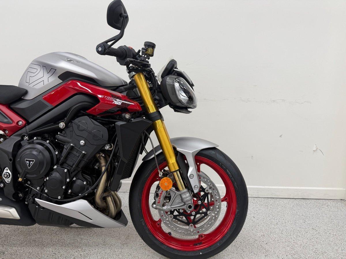 2025 TRIUMPH STREET TRIPLE RX SPORTS