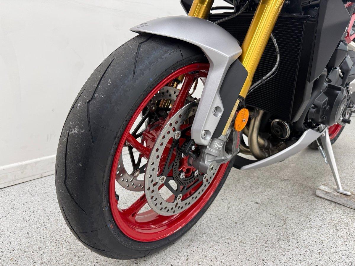 2025 TRIUMPH STREET TRIPLE RX SPORTS