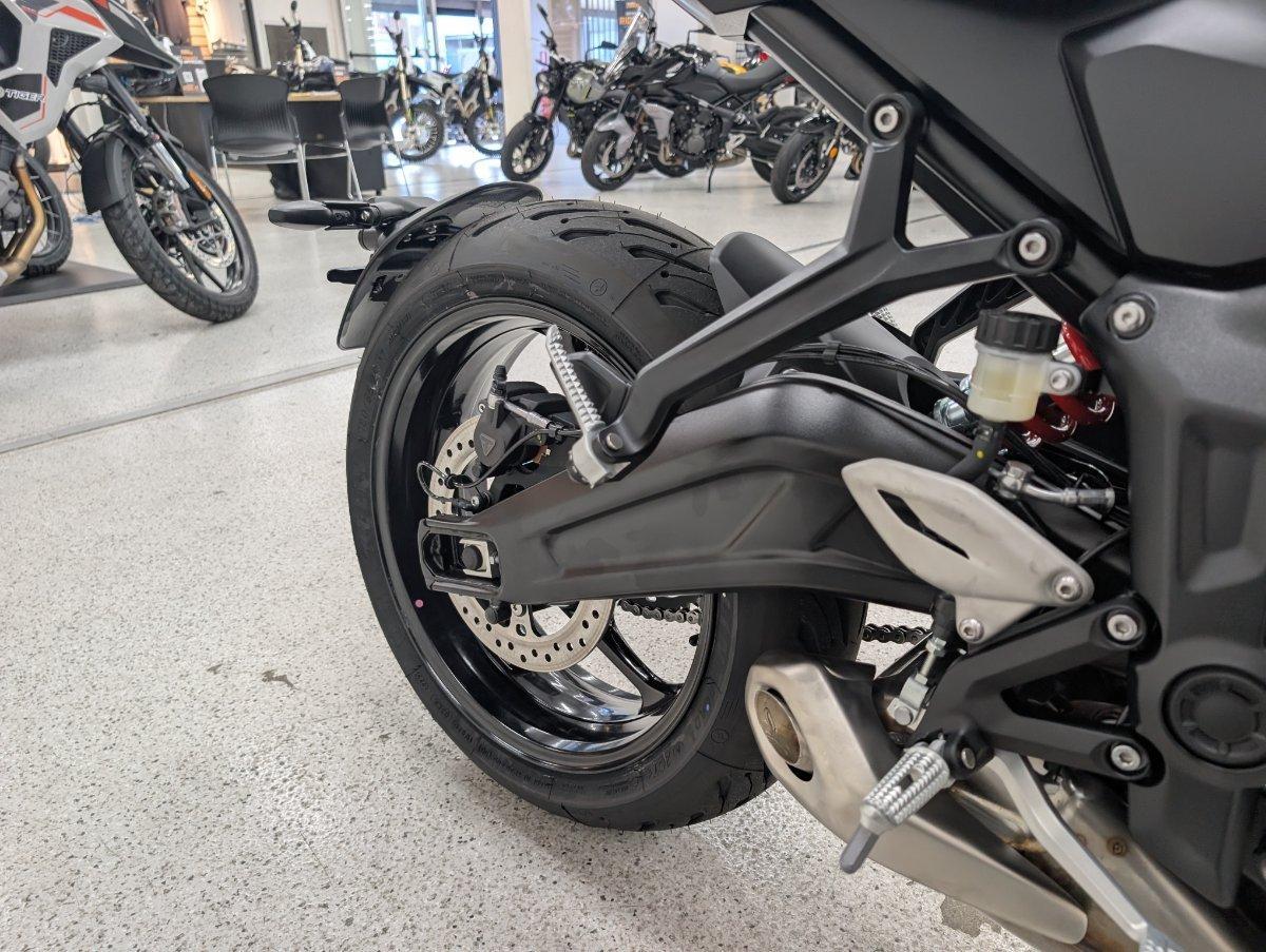 2026 TRIUMPH TRIDENT 660 (LAMS) ROAD