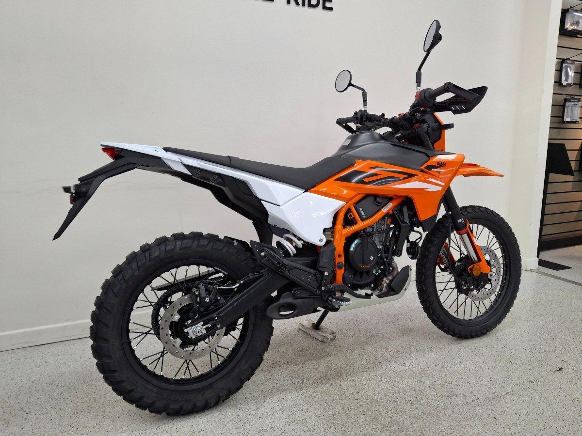 2025 KTM 390 ENDURO R DUAL SPORTS