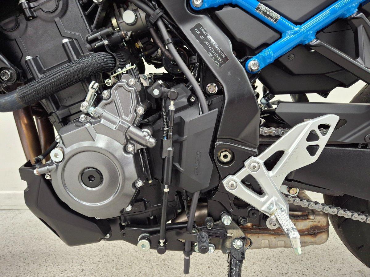 2025 SUZUKI GSX-8S ROAD