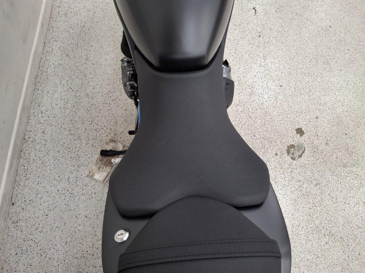 2025 SUZUKI GSX-8S ROAD