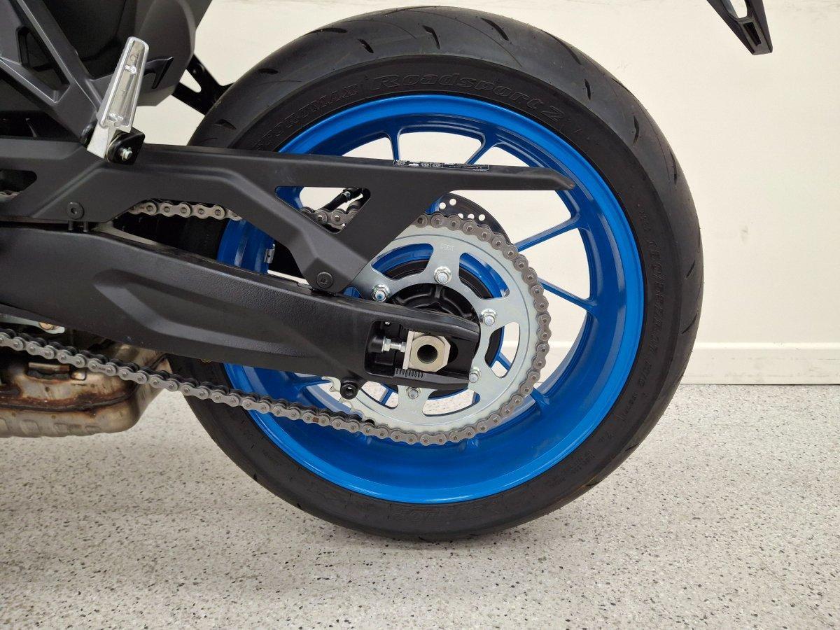 2025 SUZUKI GSX-8S ROAD